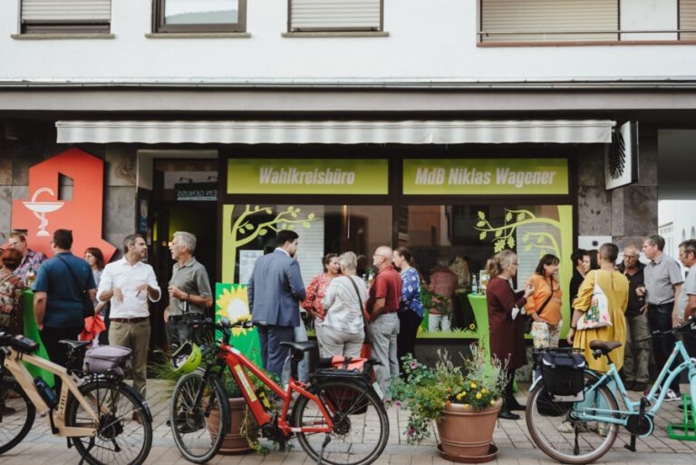 Niklas Wagener eröffnet Bundestagsbüro in Alzenau