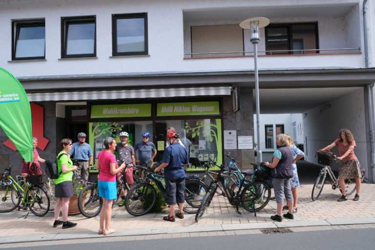 GRÜNE Radtour durch Unterfranken mit Monika Hartl & Nicola Tews gestartet!