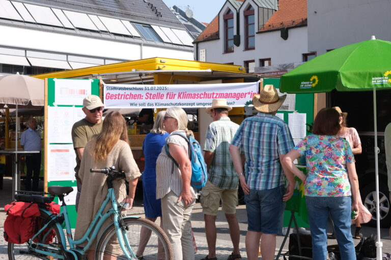 Großes Interesse am Infostand der Grünen zum Thema Klimaschutzmanager*in